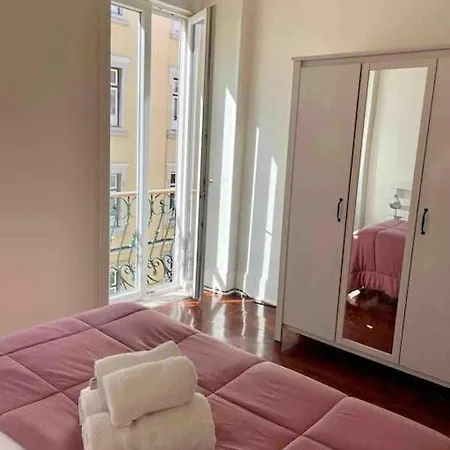 2 Bdrms Near Lx Factory Free Parking Apartment Lisbon