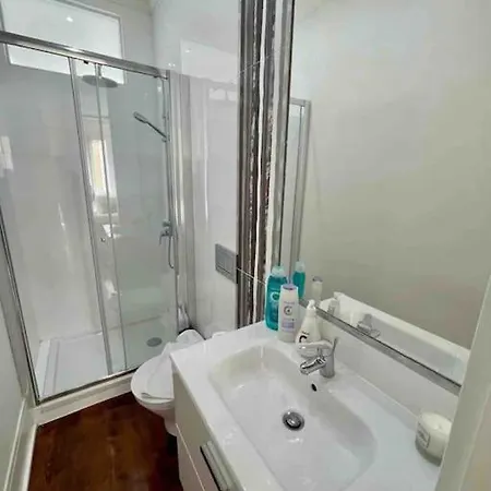 2 Bdrms Near Lx Factory Free Parking * Lisbon