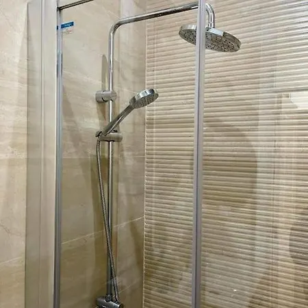 2 Bdrms Near Lx Factory Free Parking Lägenhet Lisboa